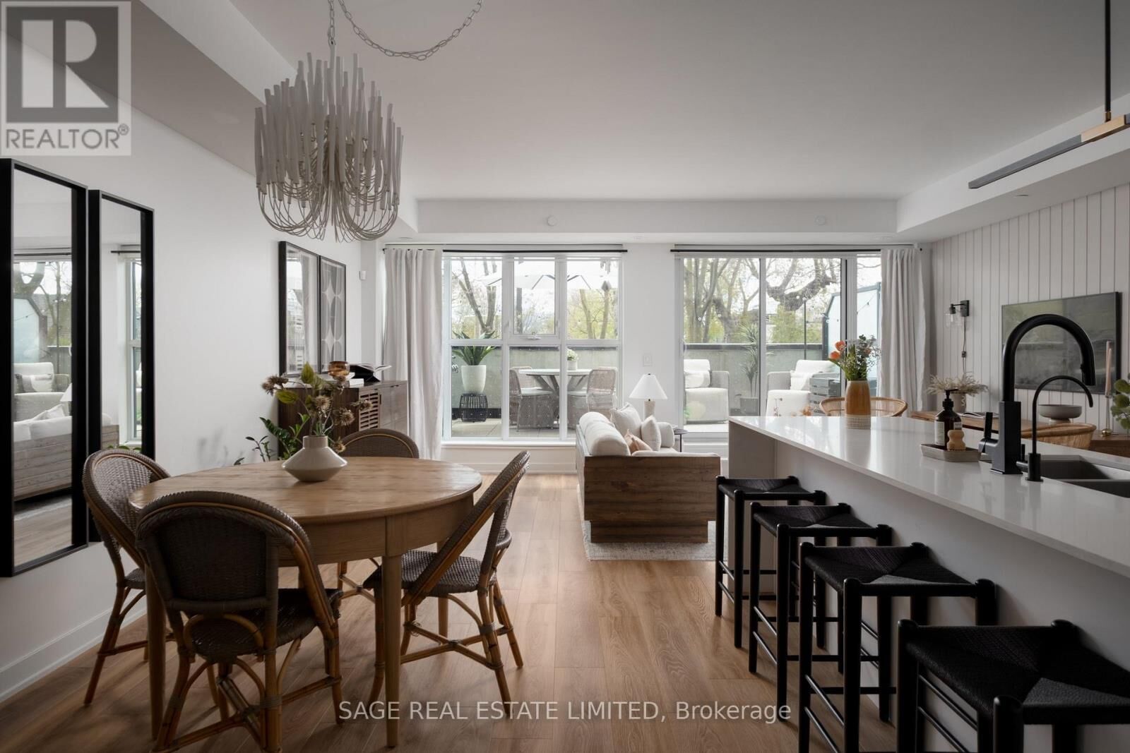 Property Photo:  899 Queen Street East 212  ON M4M 0C8 