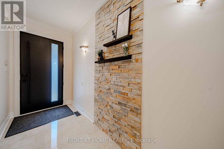 Property Photo:  111 Forecastle Road  ON L4K 5H9 