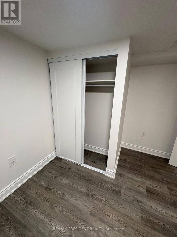 Property Photo:  2314 Meriadoc Drive  ON L1X 2E3 