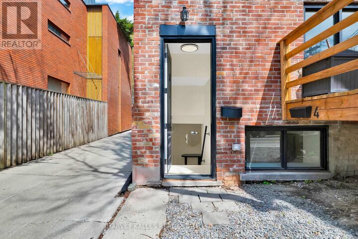 Property Photo:  692 Richmond Street West 3  ON M6J 1C5 