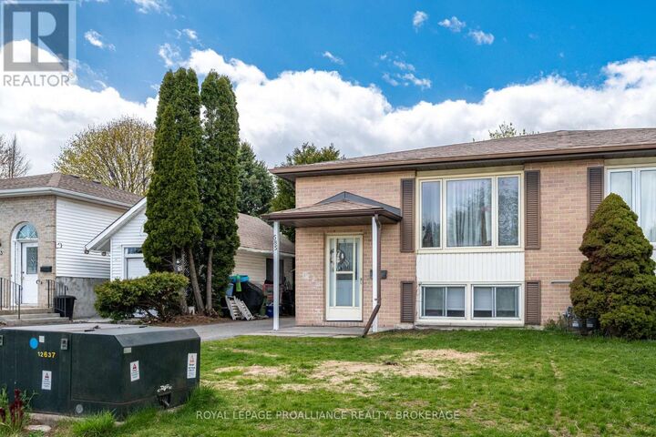 Property Photo:  585 Gavin Court  ON K7M 8B8 