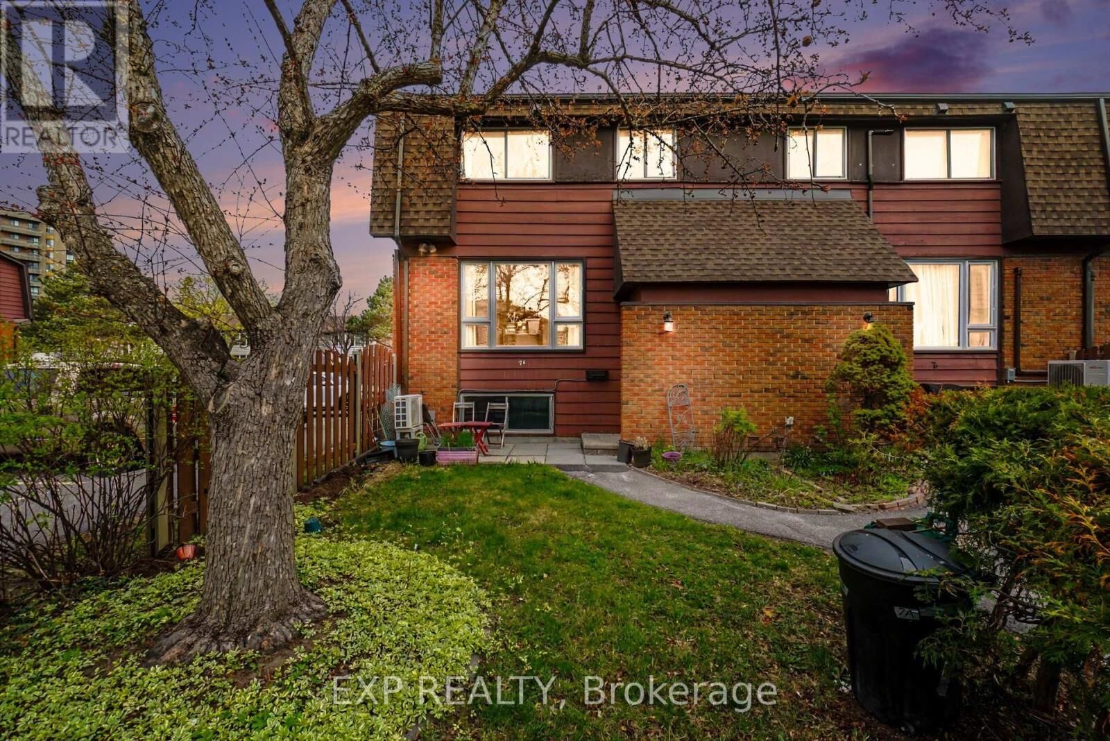 Property Photo:  7A Banner Road  ON K2H 8T3 