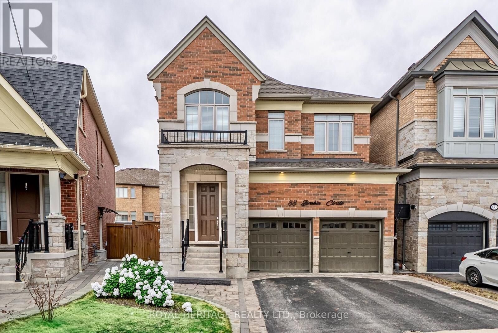 Property Photo:  88 Brabin Circle  ON L1P 0C1 