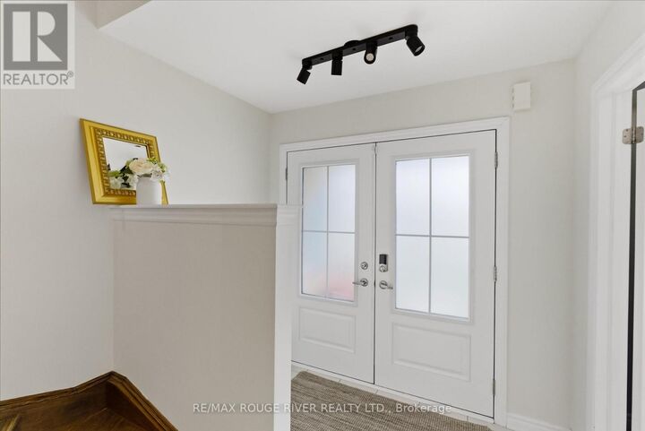 Property Photo:  4 Hidden Way  ON L1R 0R6 
