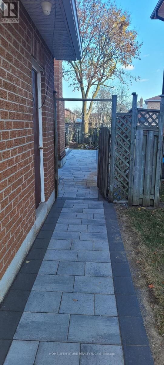 Property Photo:  3 Parade Square Bsmt  ON M1C 3T4 