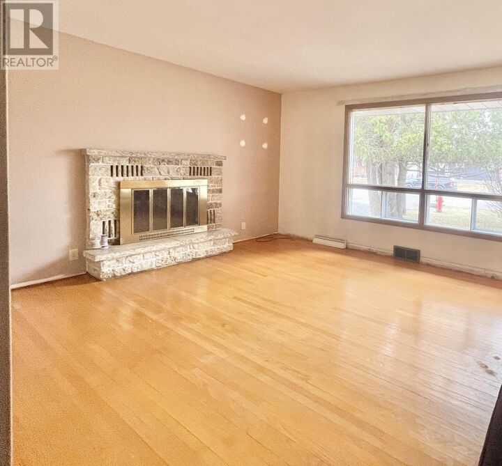 Property Photo:  45 Dingwall Pkwy  ON P8N 1T5 