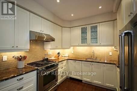 Property Photo:  2 Fairleigh Crescent B  ON M6C 3R8 