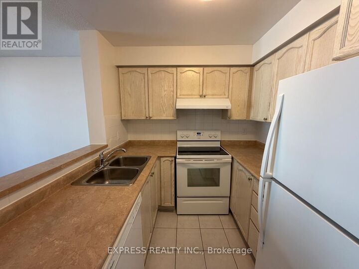 Property Photo:  29 Pemberton Avenue 906  ON M2M 4L5 
