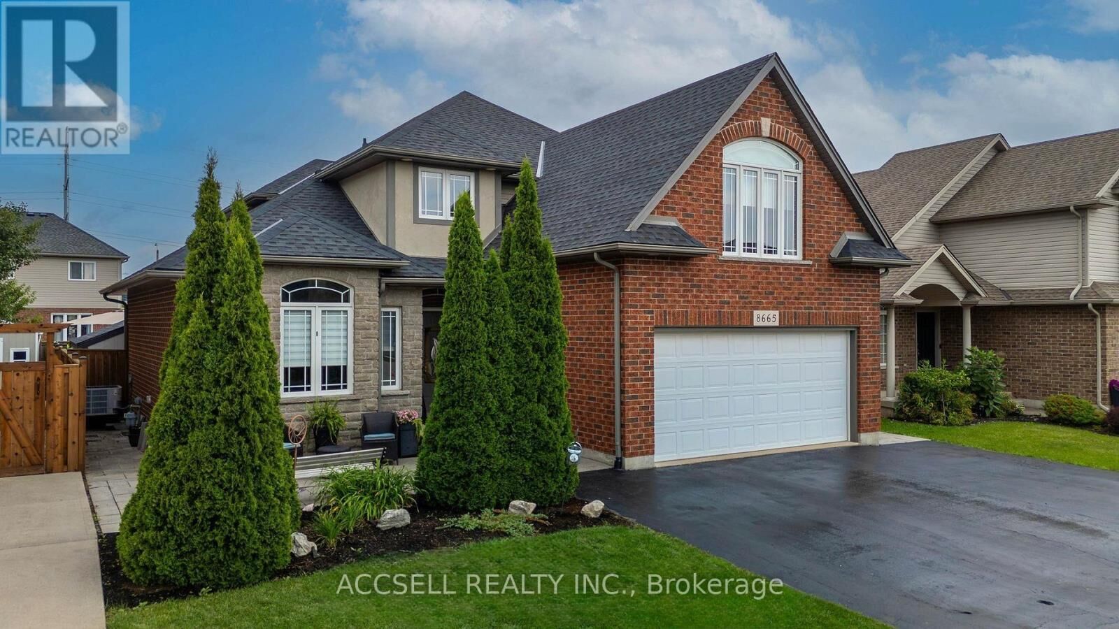 Photo de la propriété:  8665 Westport Drive  ON L2H 0A3 