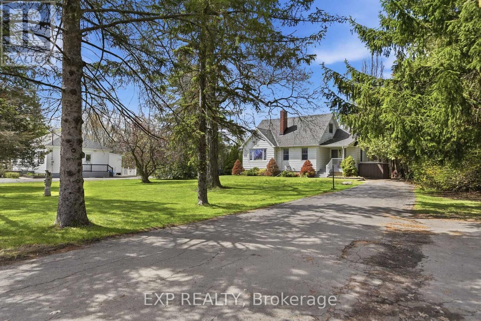 Property Photo:  74 Sidney Street  ON K8P 3Y8 