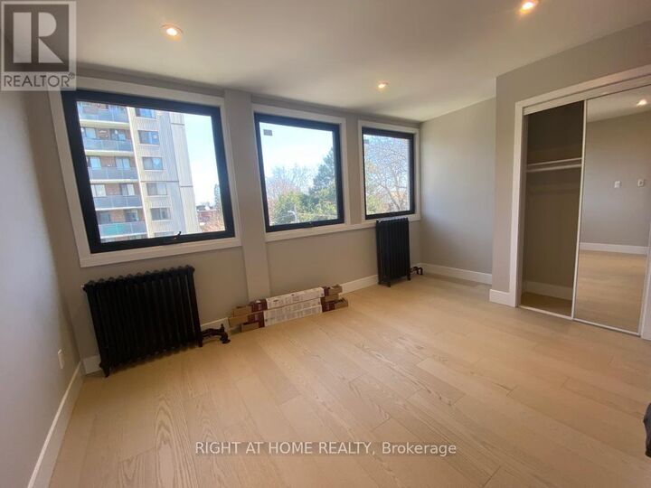 Property Photo:  411 Roncesvalles Avenue 3B  ON M6R 2N1 
