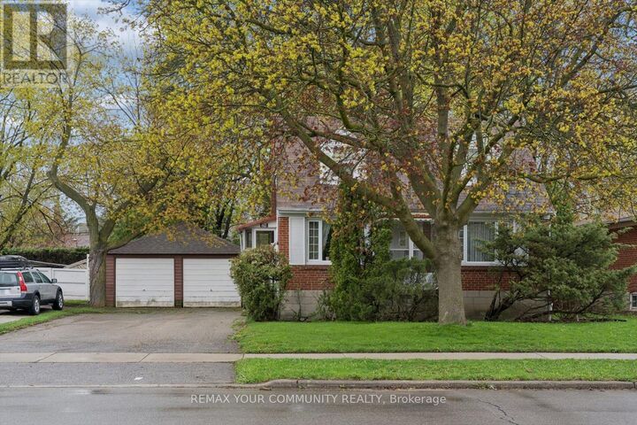 Property Photo:  26 Ancona Street  ON M2R 2H2 