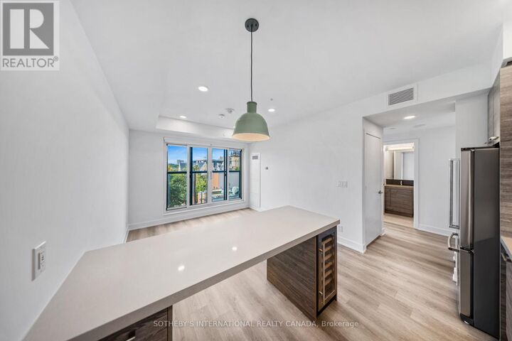 Property Photo:  484 Spadina Avenue 308  ON M5S 0E4 