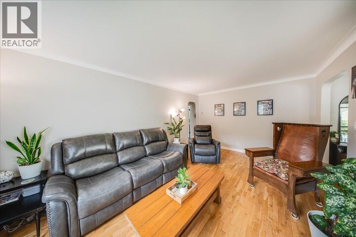 Property Photo: 2120 Sixth Avenue BC V1R 3B7