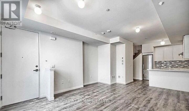 Property Photo:  600 Alex Gardner Circle 111  ON L4G 3G5 
