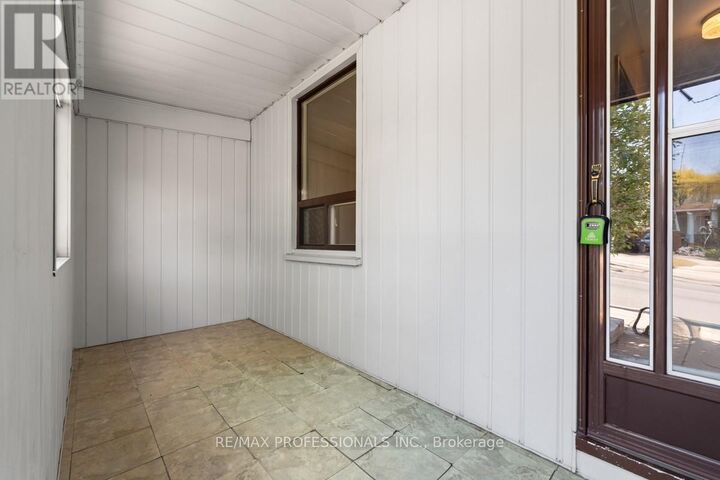 Property Photo:  328 Donlands Avenue  ON M4J 3R9 