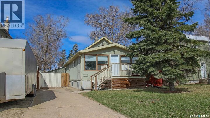 Property Photo:  1330 Alexandra Street  SK S4T 4N7 