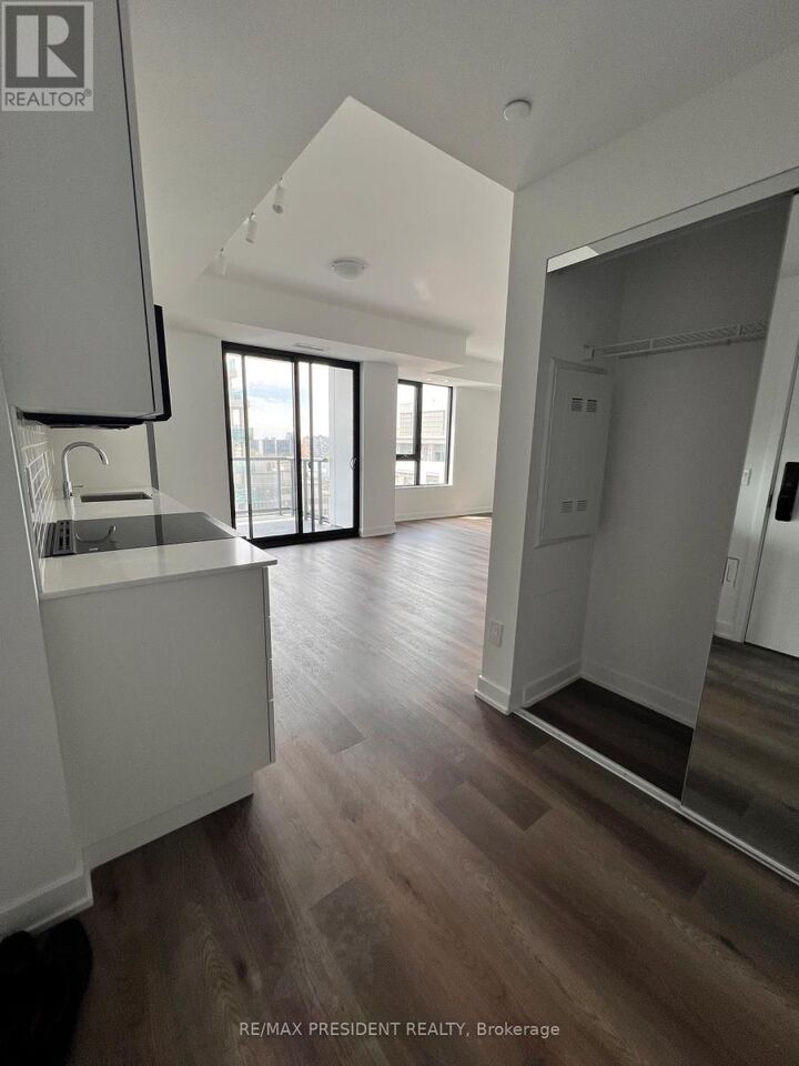 Property Photo:  2075 Lakeshore Road 1409  ON L7R 1E2 