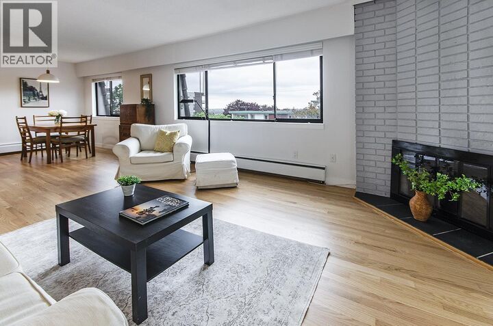 Property Photo:  1610 Chesterfield Avenue 303  BC V7M 2N7 