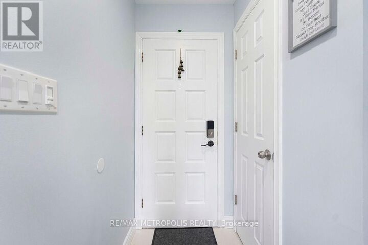 Property Photo:  42 Gulliver Crescent  ON L6S 1S9 