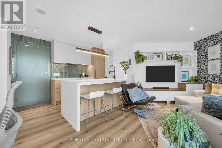Property Photo:  600 Fleet Street 1117  ON M5V 1B7 