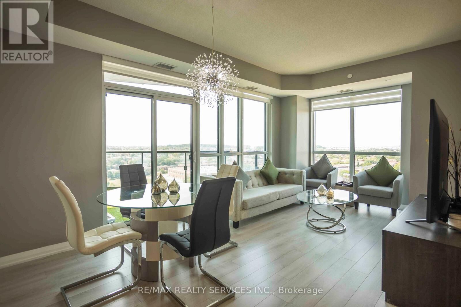 Property Photo:  35 Watergarden Drive West 918  ON L5R 0G8 