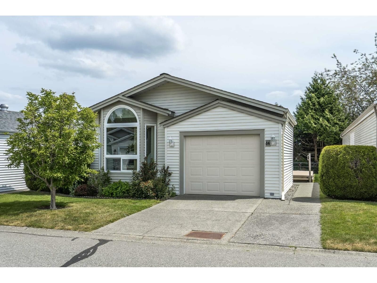 Property Photo:  2345 Cranley Drive 14  BC V4A 9G5 
