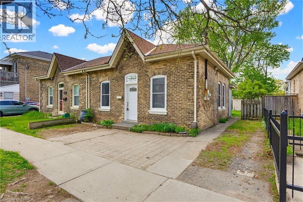 Property Photo:  146 William Street  ON N3T 3L3 