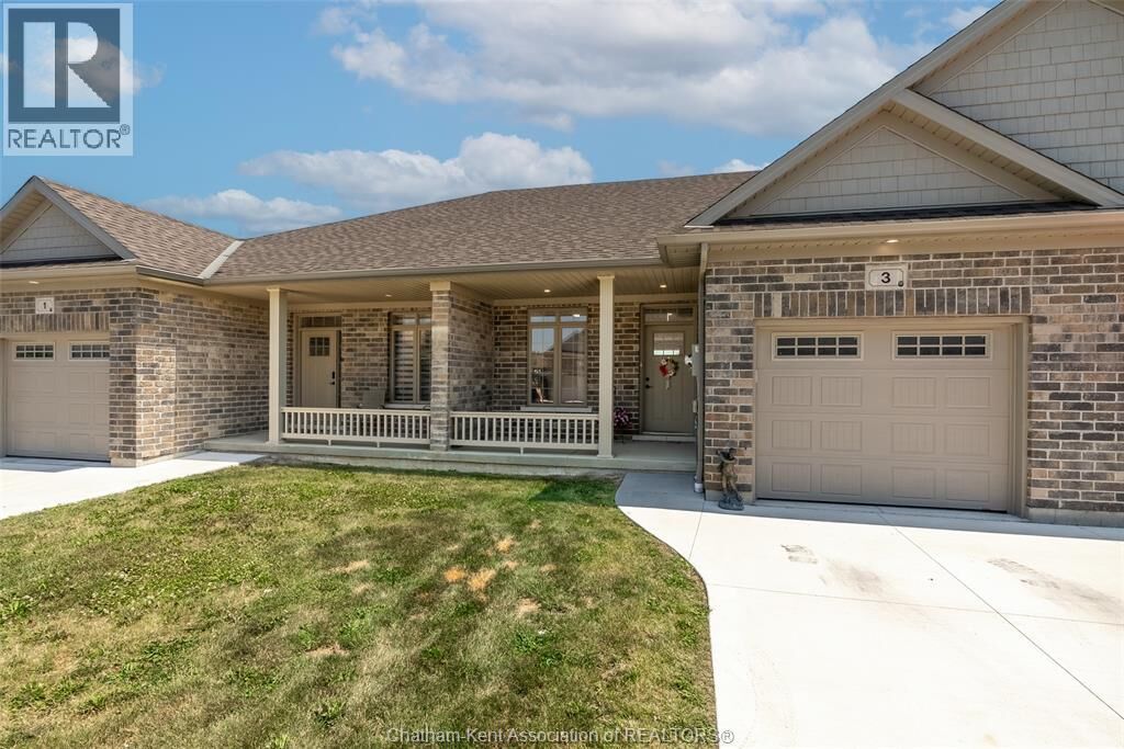 Property Photo:  3 Jonathan Street  ON N7M 6M1 
