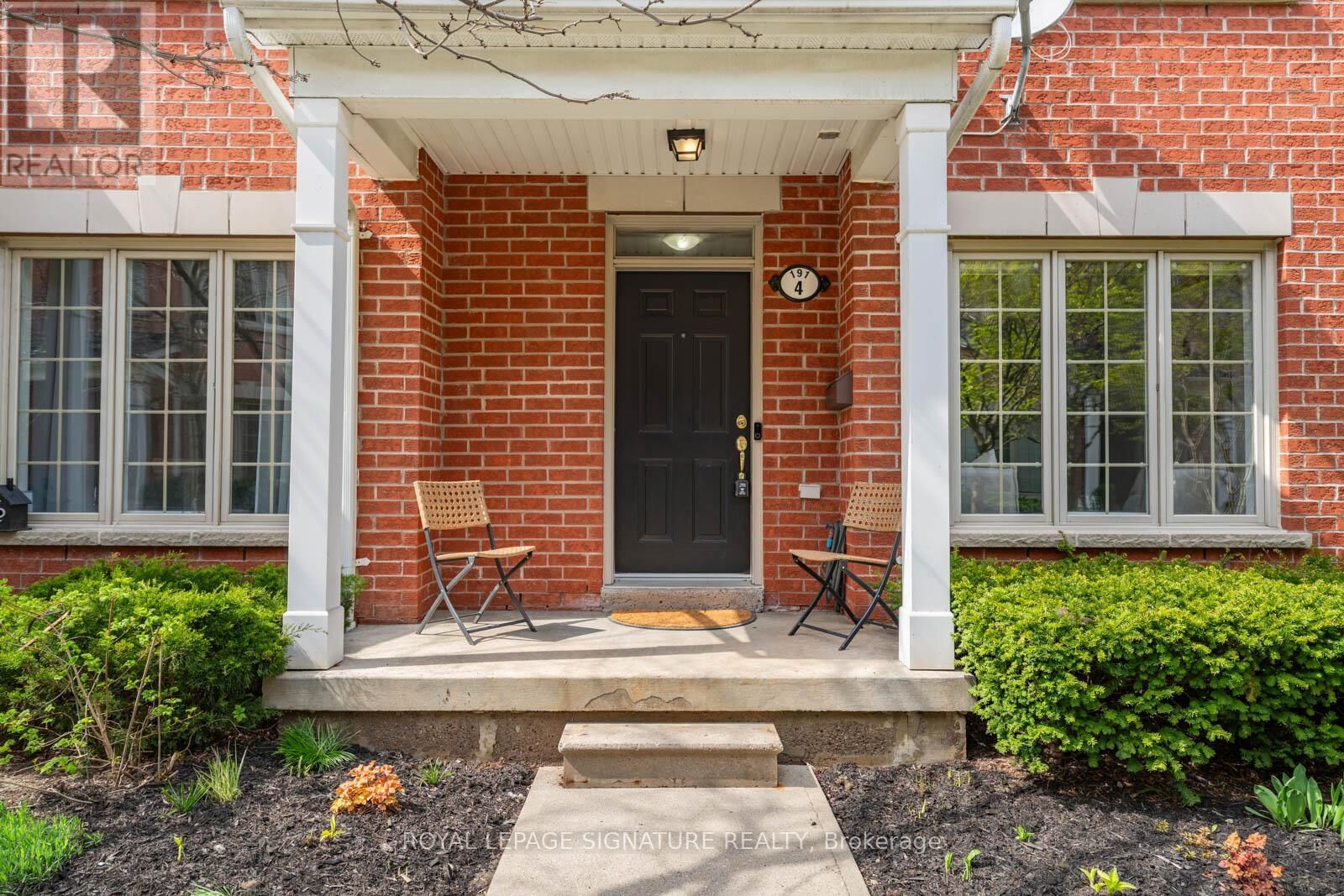 Property Photo:  191 Twelfth Street 4  ON M8V 4E2 