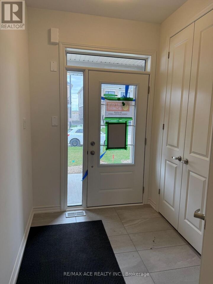Property Photo:  125 Sanderson Drive  ON K9V 0S7 