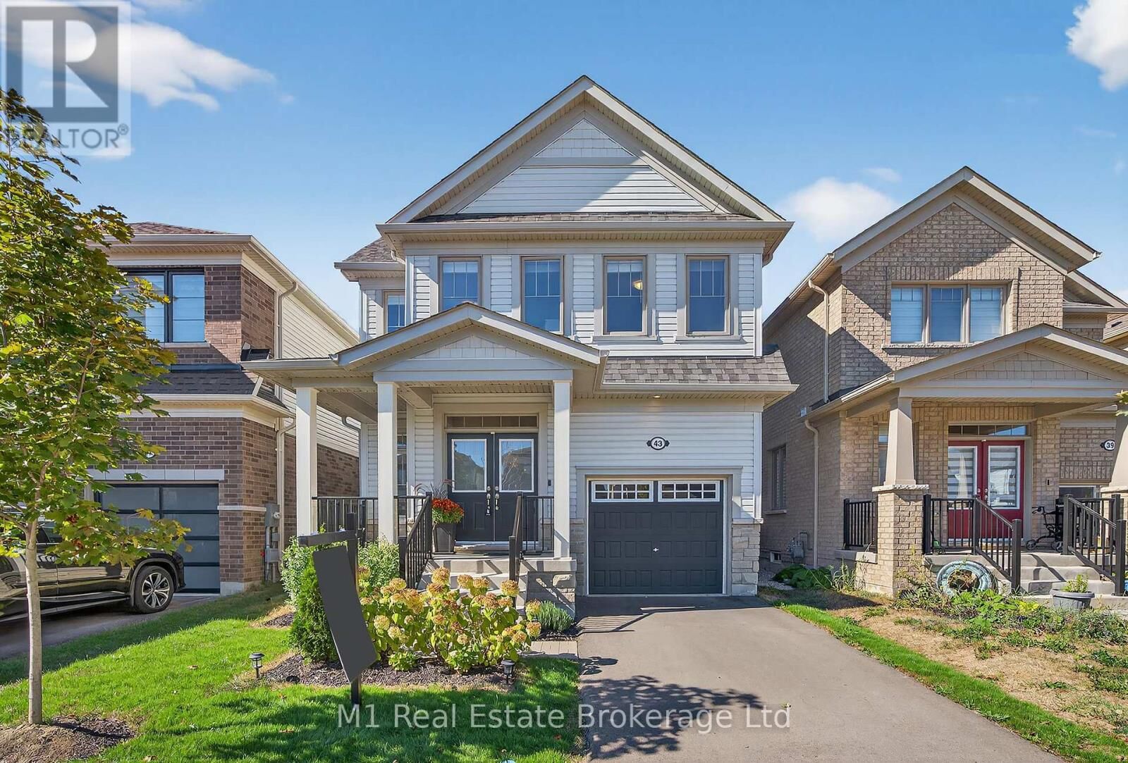 Property Photo:  43 Harpin Way West  ON N1M 0H7 