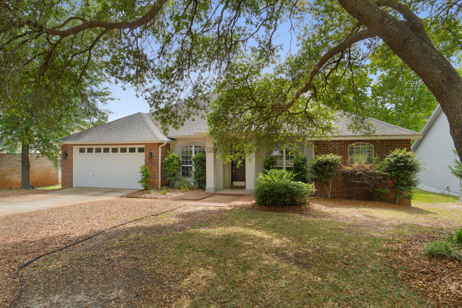 Property Photo: 410 Aruba Way FL 32578