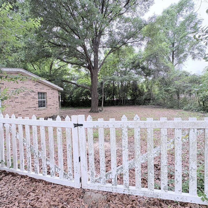 Property Photo:  656 McClelland Street  FL 32536 