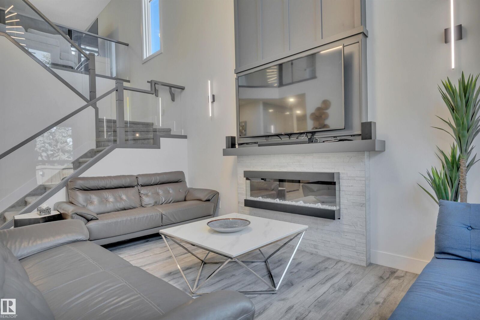 Property Photo:  1152 Christie Vista SW  AB T6W 4S5 