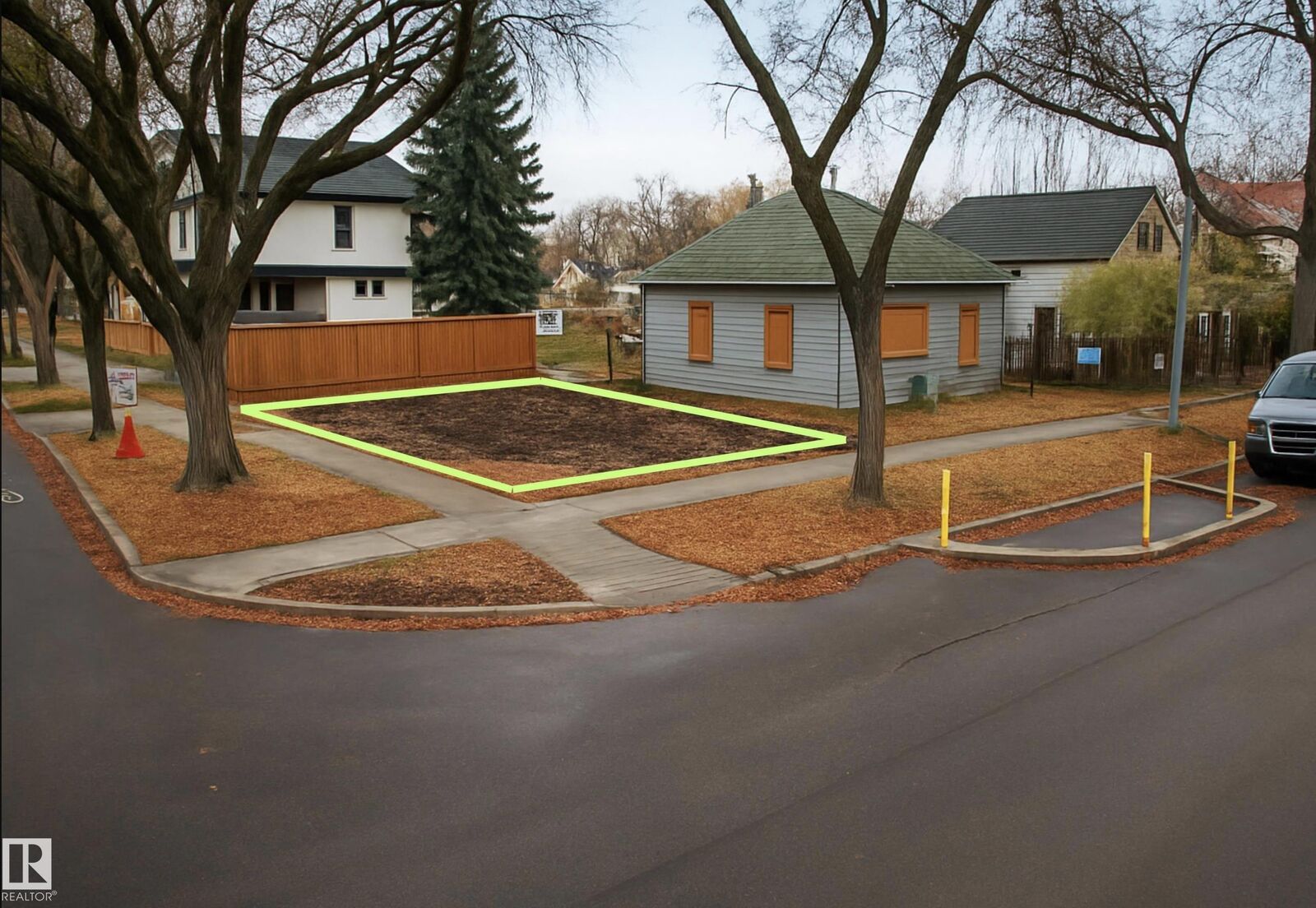 Property Photo:  11404 88 Street NW  AB T5B 3R1 