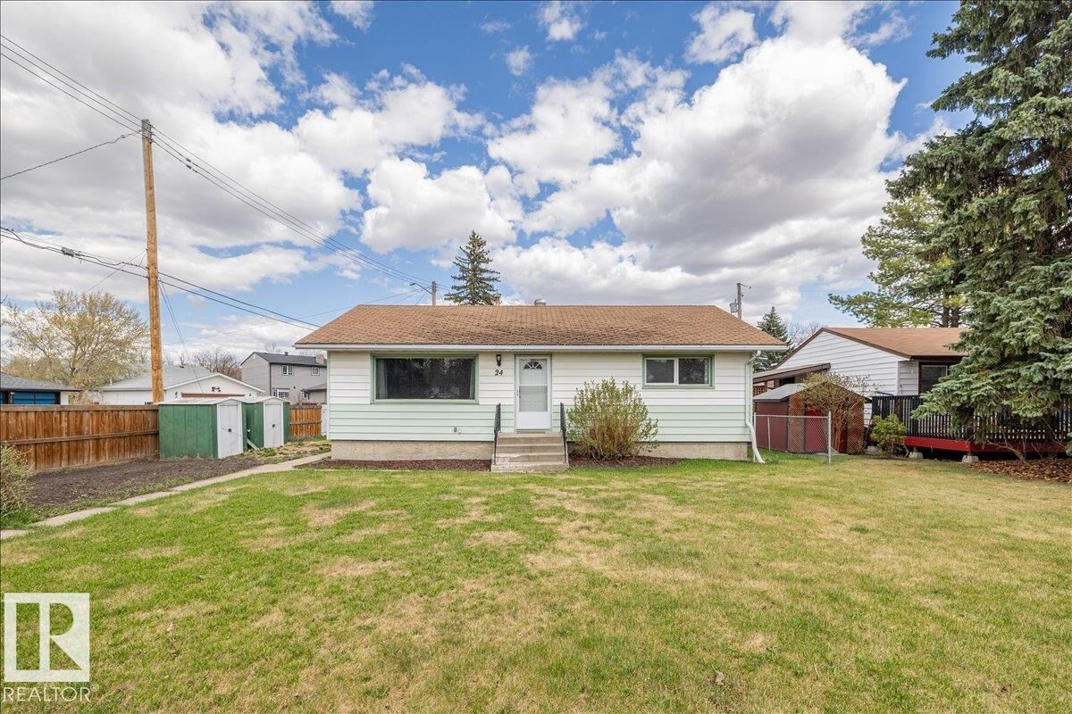 Property Photo:  24 Elizabeth Drive  AB T8L 2M4 
