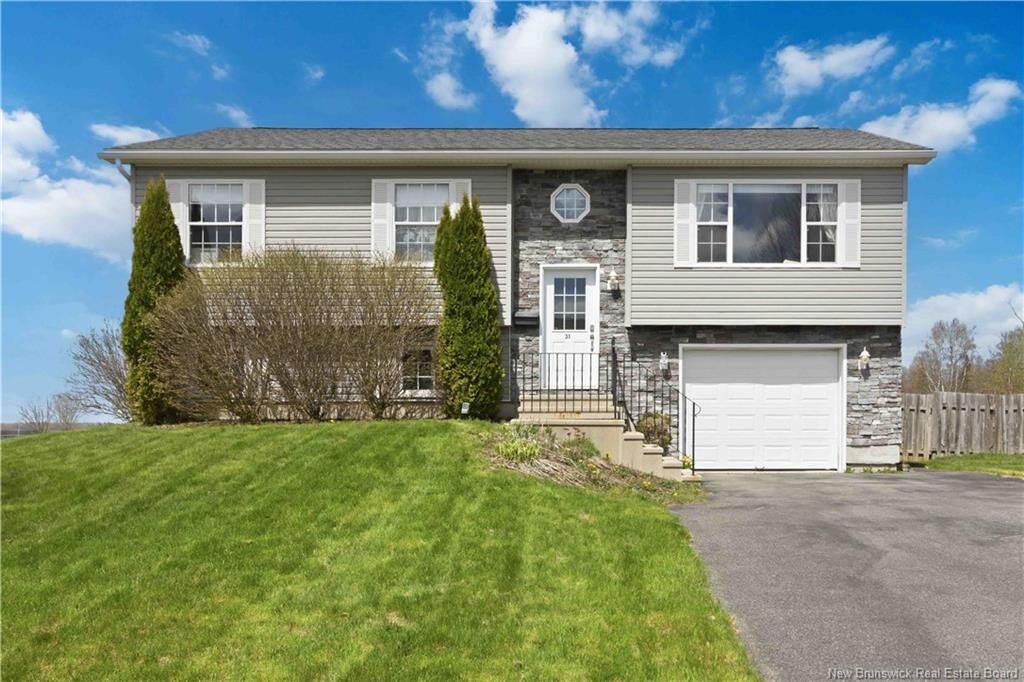Property Photo:  31 Hallihan Drive  NB E2V 0C2 