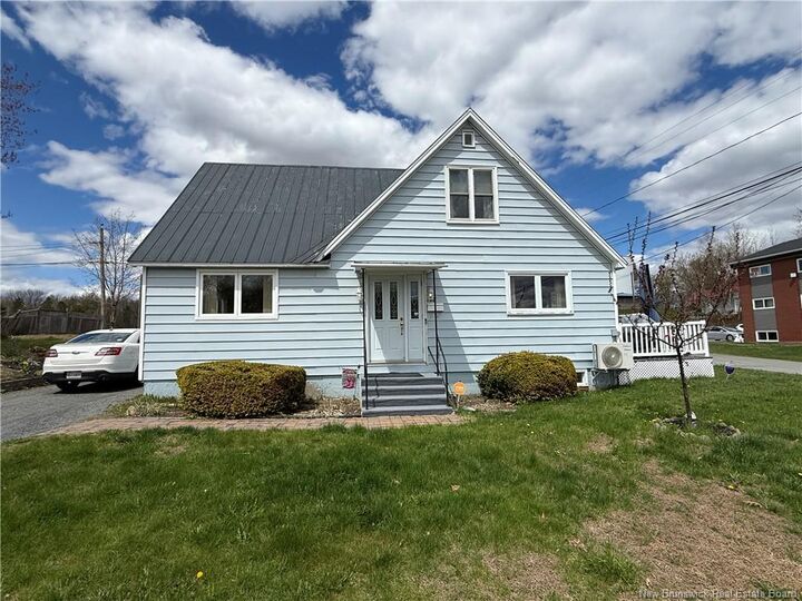 128 St James Street — photo 1