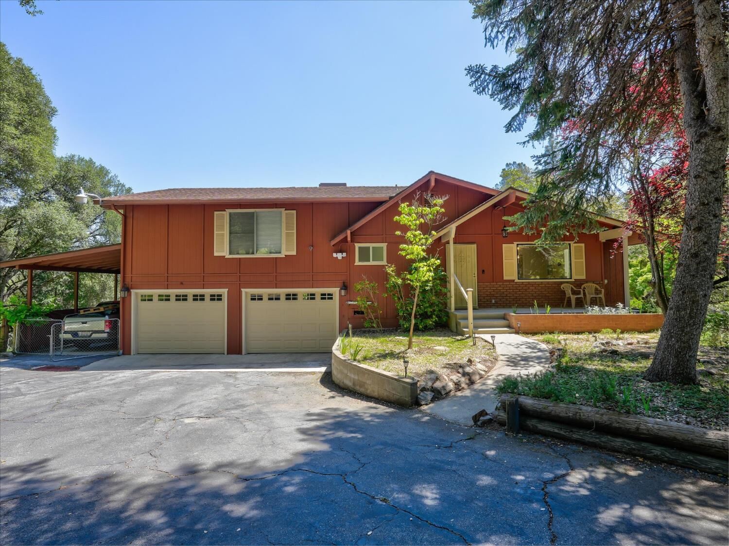 Property Photo: 49628 Stillmeadow Drive CA 93644