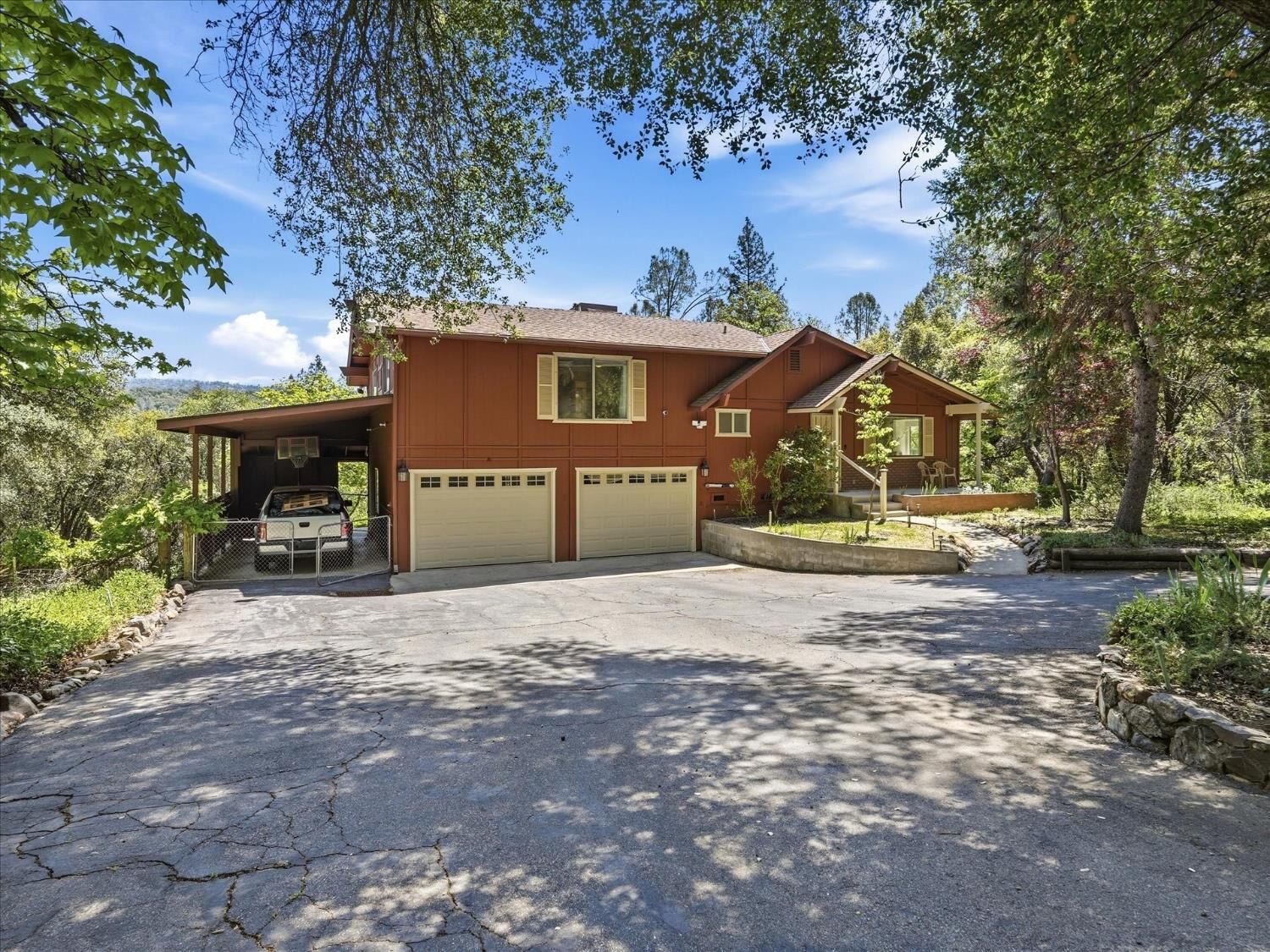 Property Photo: 49628 Stillmeadow Drive CA 93644