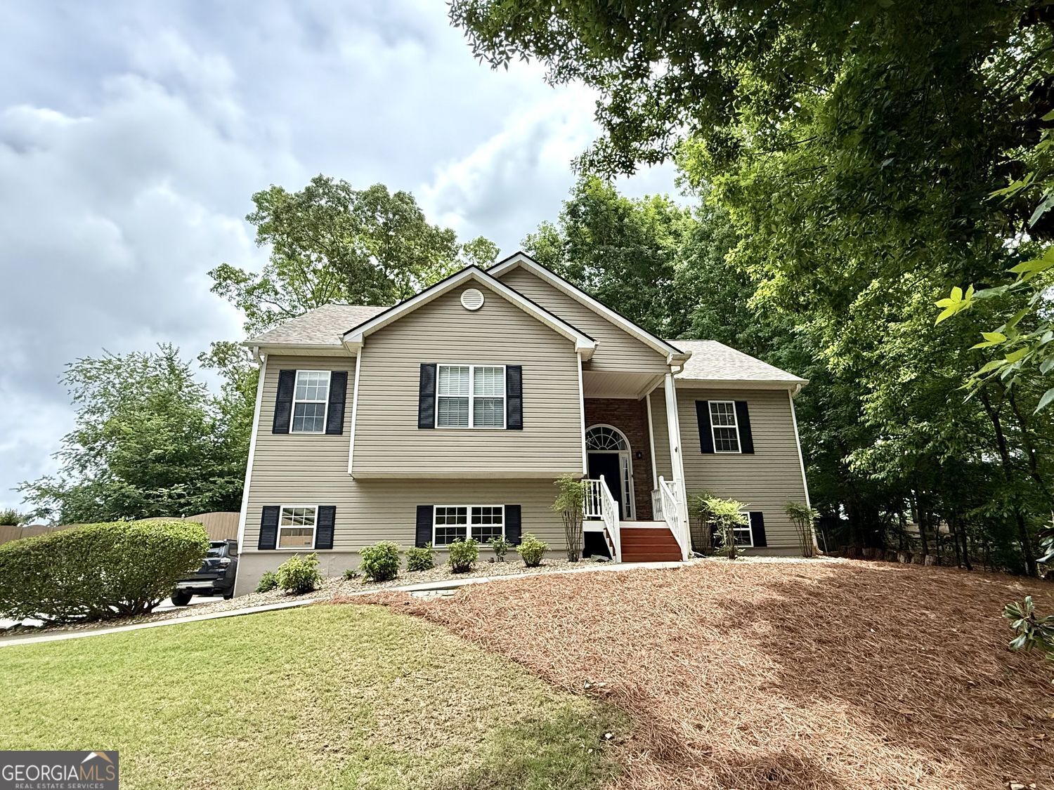 Property Photo:  902 Cobblestone Trail  GA 30114 