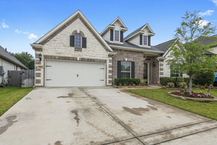 Property Photo: 5518 Elden Trail TX 77505