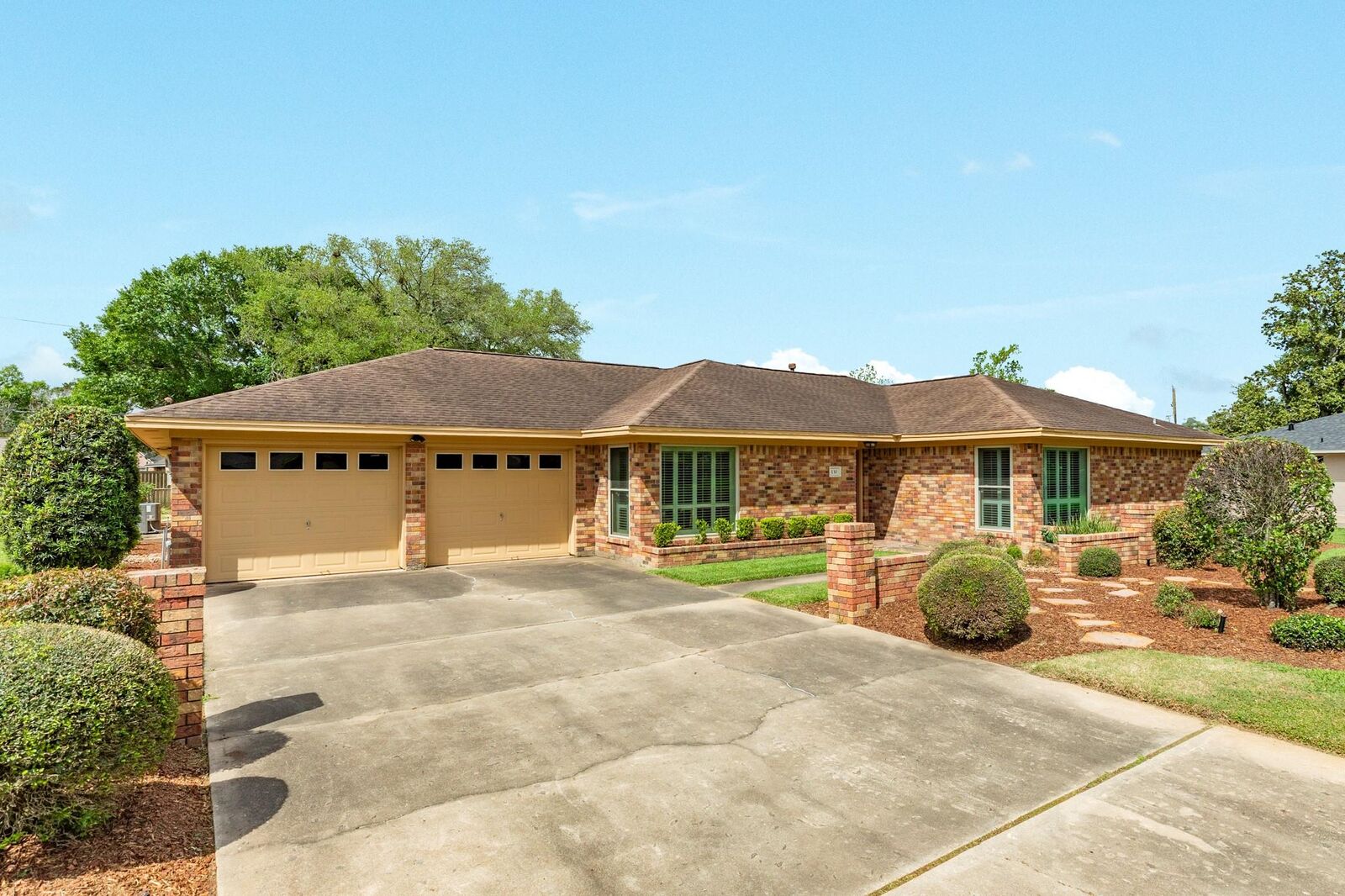 Property Photo: 130 Nasturtium Street TX 77566