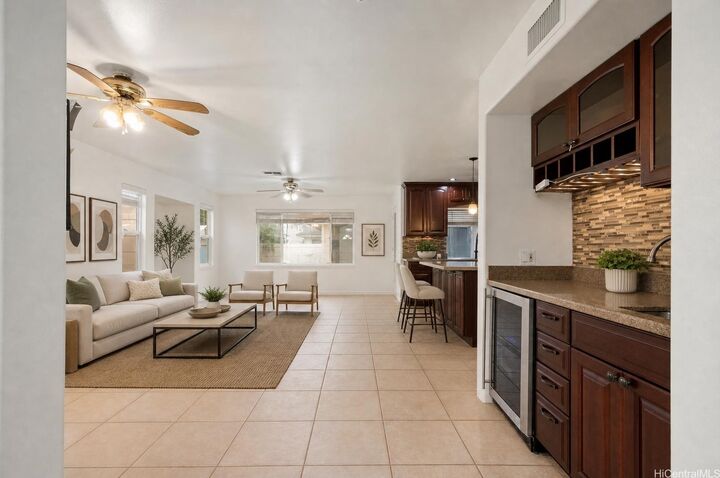 Property Photo: 91-1015 Kaiikuwa Street HI 96706