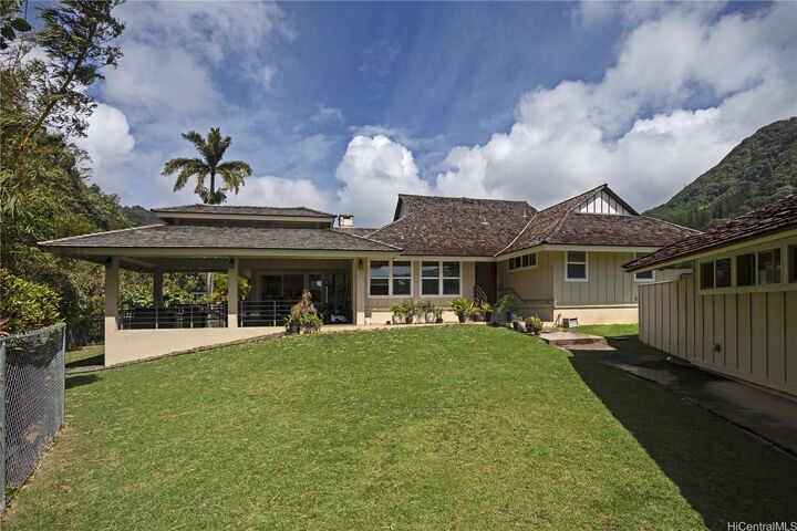 Property Photo:  14 Hakumele Place  HI 96817 