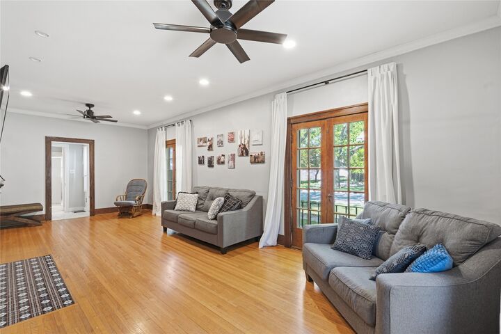 Property Photo:  1301 10th Avenue N  IA 50501 