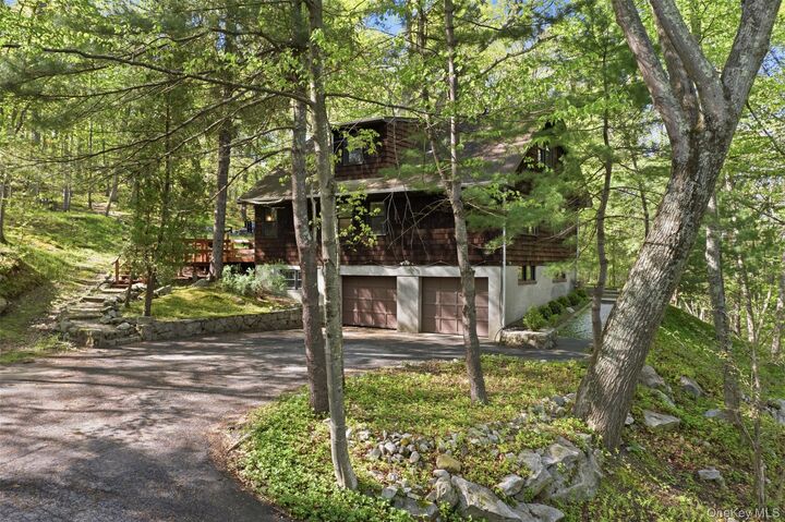 Property Photo:  8 Upper Shad Road  NY 10576 