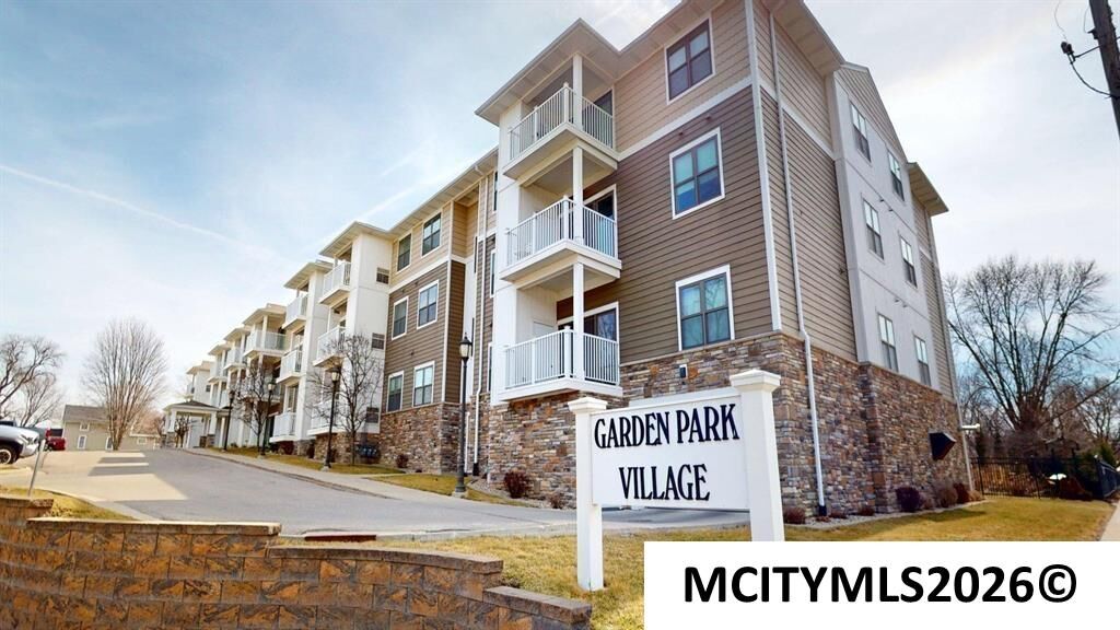 Property Photo: 809 7th Ave N #311 IA 50428