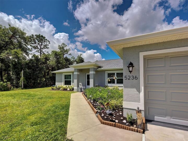 Property Photo:  5236 Bannock Circle  FL 34288 